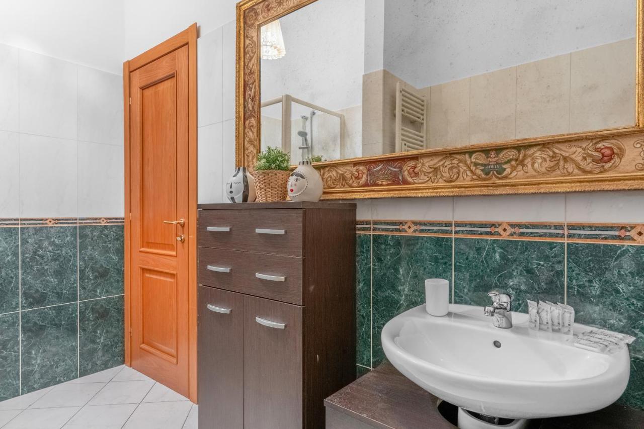 Ca36 - Luxurious Central Apartment - Romantic Milaan Buitenkant foto